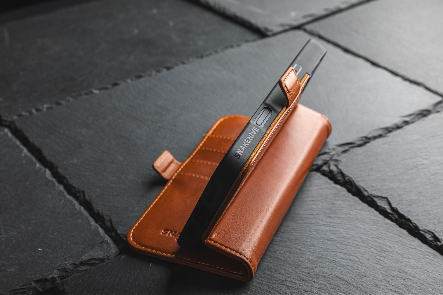 Apple iPhone 15 Pro Max - Metro Leather Wallet Phone Case