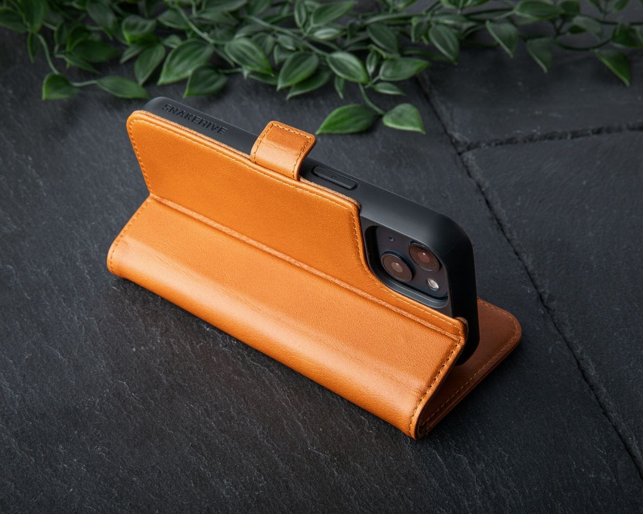 Apple iPhone 13 - Metro Leather Wallet Phone Case