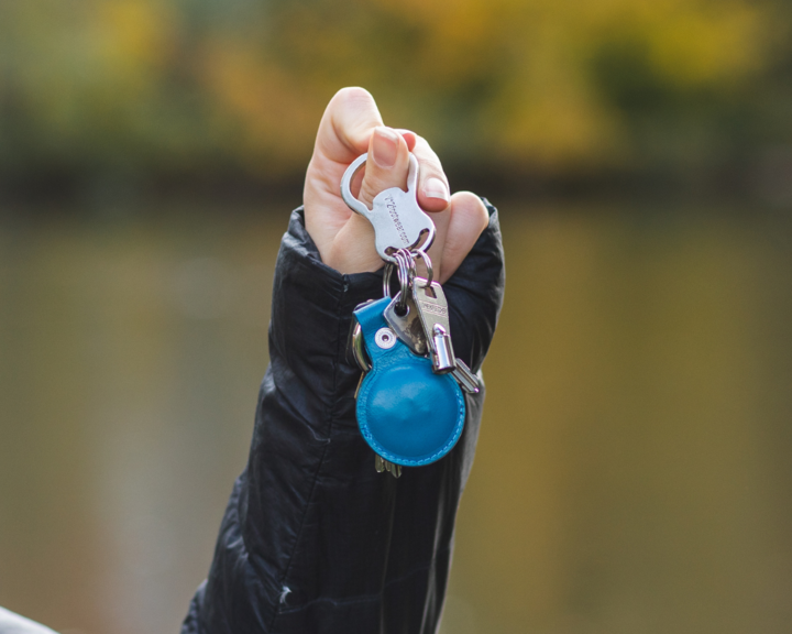 Metro Leather Apple Air Tag Case