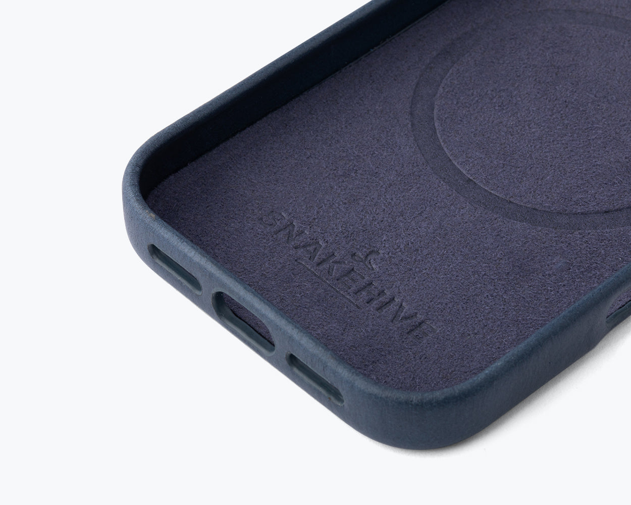 Apple iPhone 17 Pro - Metro Slim Leather Phone Case