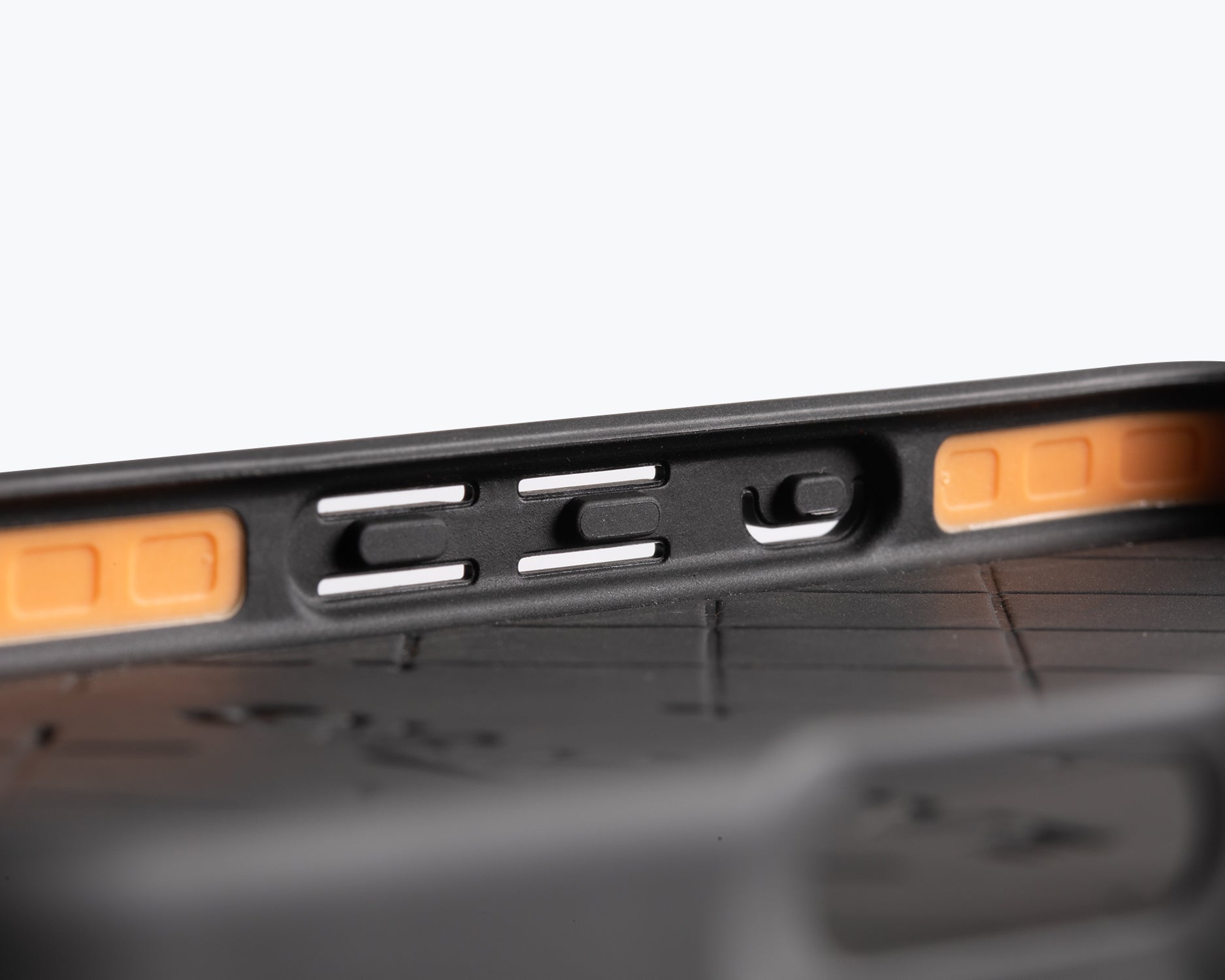 Apple iPhone 16 Pro Max - Metro Leather Phone Case