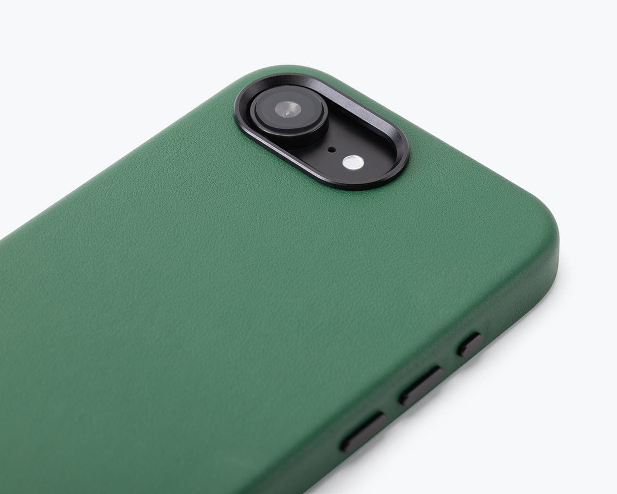 Apple iPhone 17e / 16e - Metro Slim Leather Phone Case