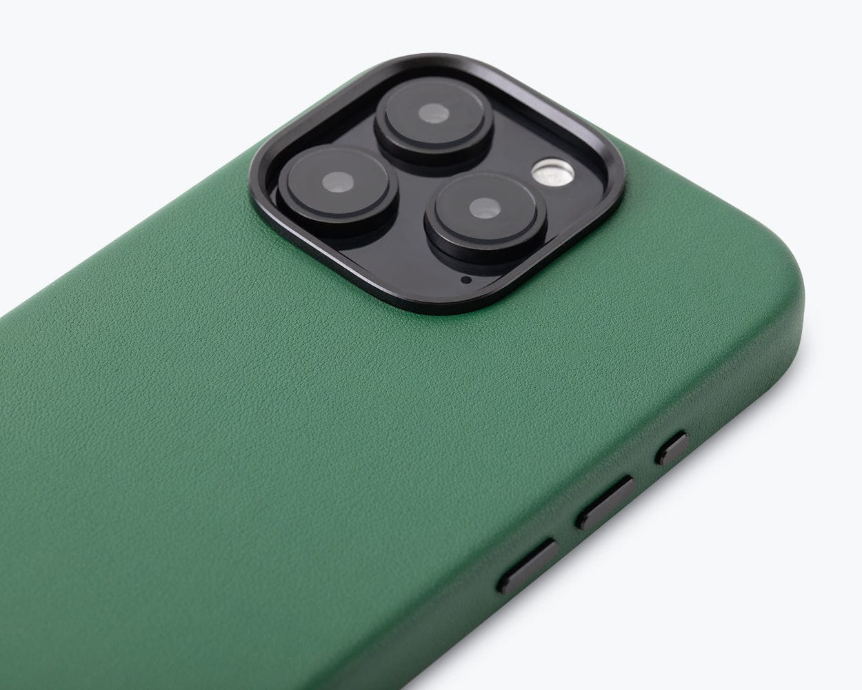 Apple iPhone 16 Pro Max - Metro Slim Leather Phone Case