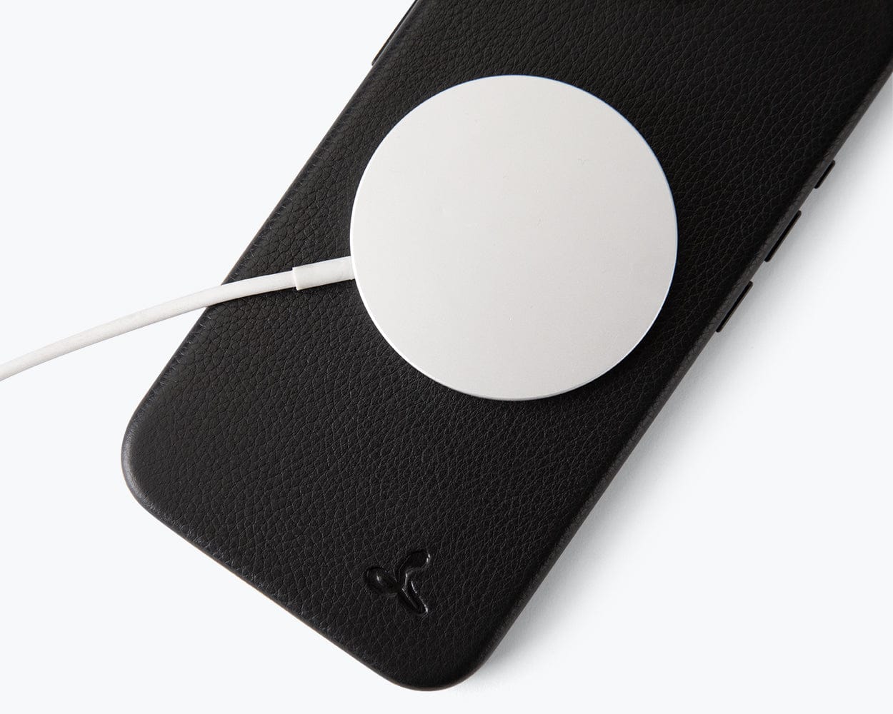 Apple iPhone 17e / 16e - Metro Slim Leather Phone Case