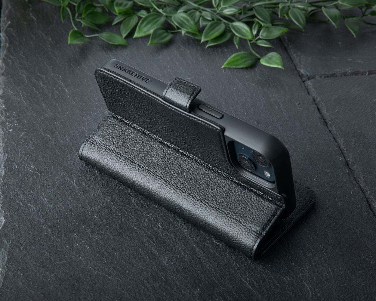 Apple iPhone 16 Plus  - Metro Leather Wallet Phone Case