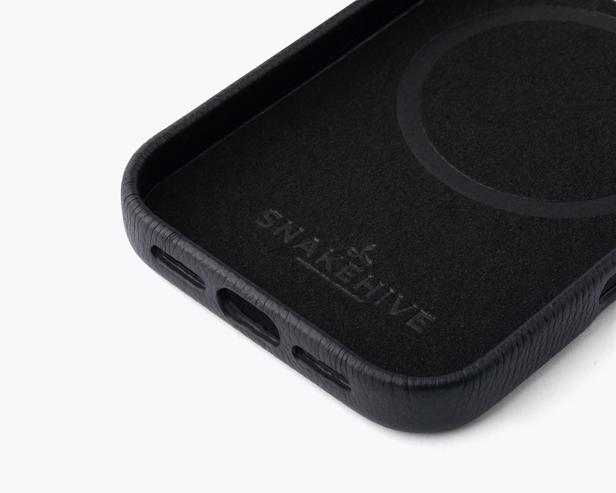 Apple iPhone 17 Pro Max - Metro Slim Leather Phone Case