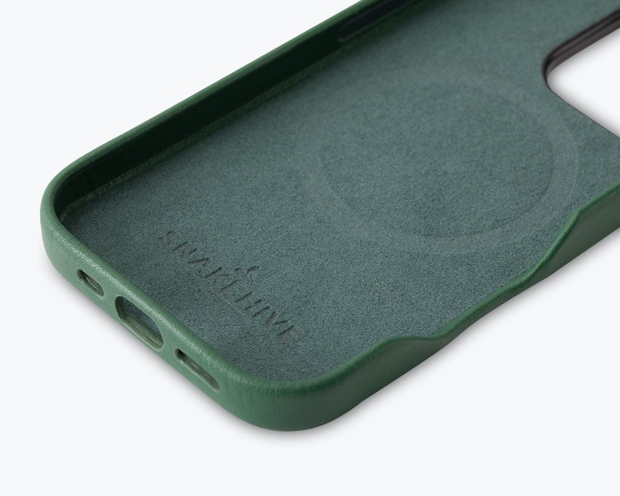 Apple iPhone 16 Pro - Metro Slim Leather Phone Case